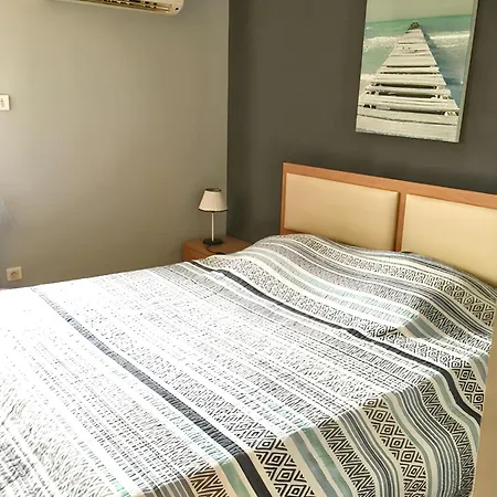 Villa De 3 A A 200 M De La Avec Piscine Privee Et Terrasse Amenagee