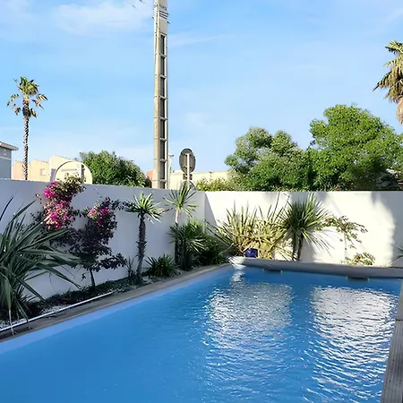 Villa De 3 A A 200 M De La Avec Piscine Privee Et Terrasse Amenagee *