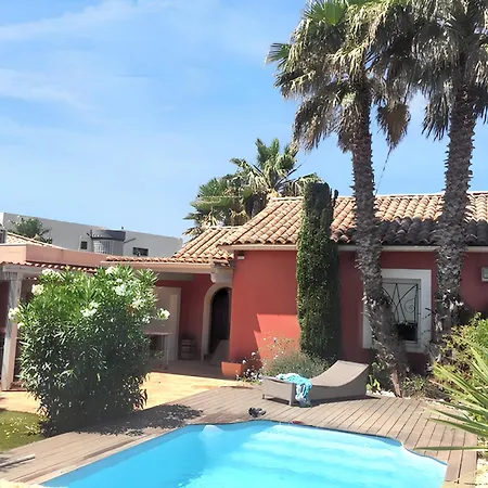Villa De 3 A A 200 M De La Avec Piscine Privee Et Terrasse Amenagee