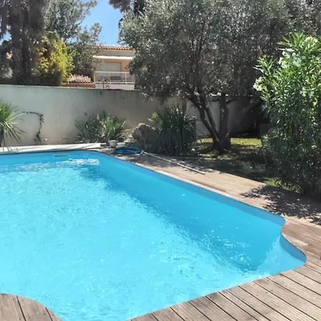 Villa De 3 A A 200 M De La Avec Piscine Privee Et Terrasse Amenagee Agde