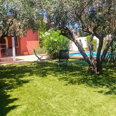 De 3 A A 200 M De La Avec Piscine Privee Et Terrasse Amenagee Agde