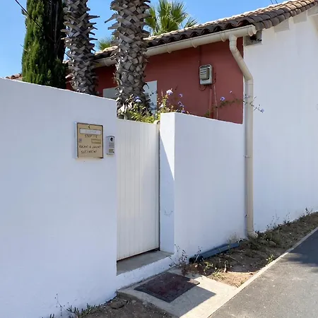 Villa De 3 A A 200 M De La Avec Piscine Privee Et Terrasse Amenagee Agde