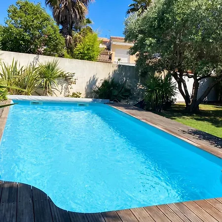 De 3 A A 200 M De La Avec Piscine Privee Et Terrasse Amenagee Agde