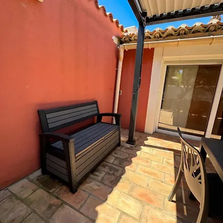 De 3 A A 200 M De La Avec Piscine Privee Et Terrasse Amenagee * Agde
