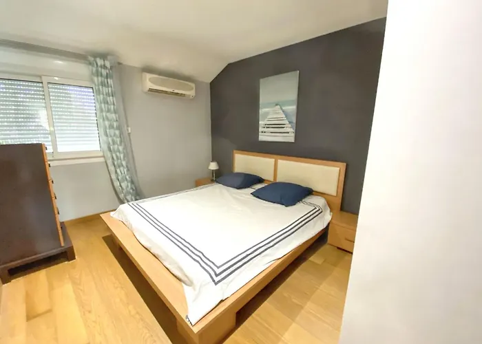 Charmante A Avec Piscine Privee Et Jardin ヴィラ