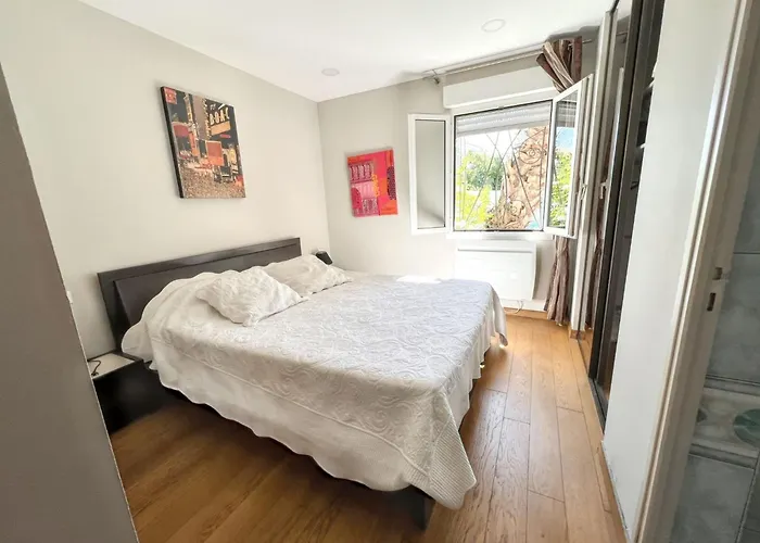 Charmante A Avec Piscine Privee Et Jardin *