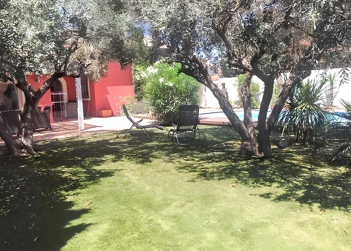 Charmante A Avec Piscine Privee Et Jardin