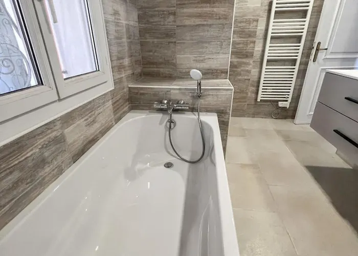 ヴィラ Charmante A Avec Piscine Privee Et Jardin